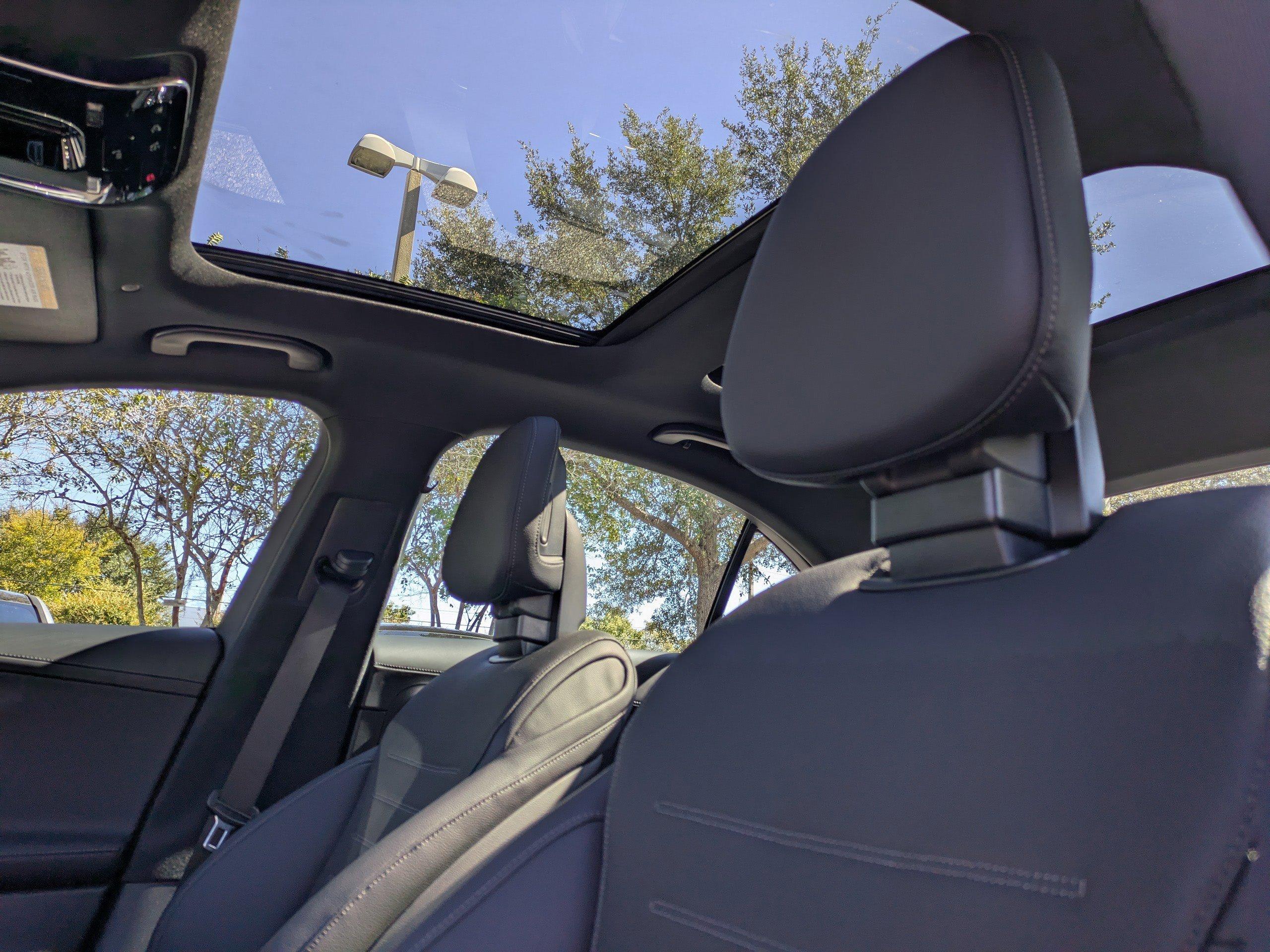 Mercedes-Benz C 300 Rwd Sedan - Thumbnail 5