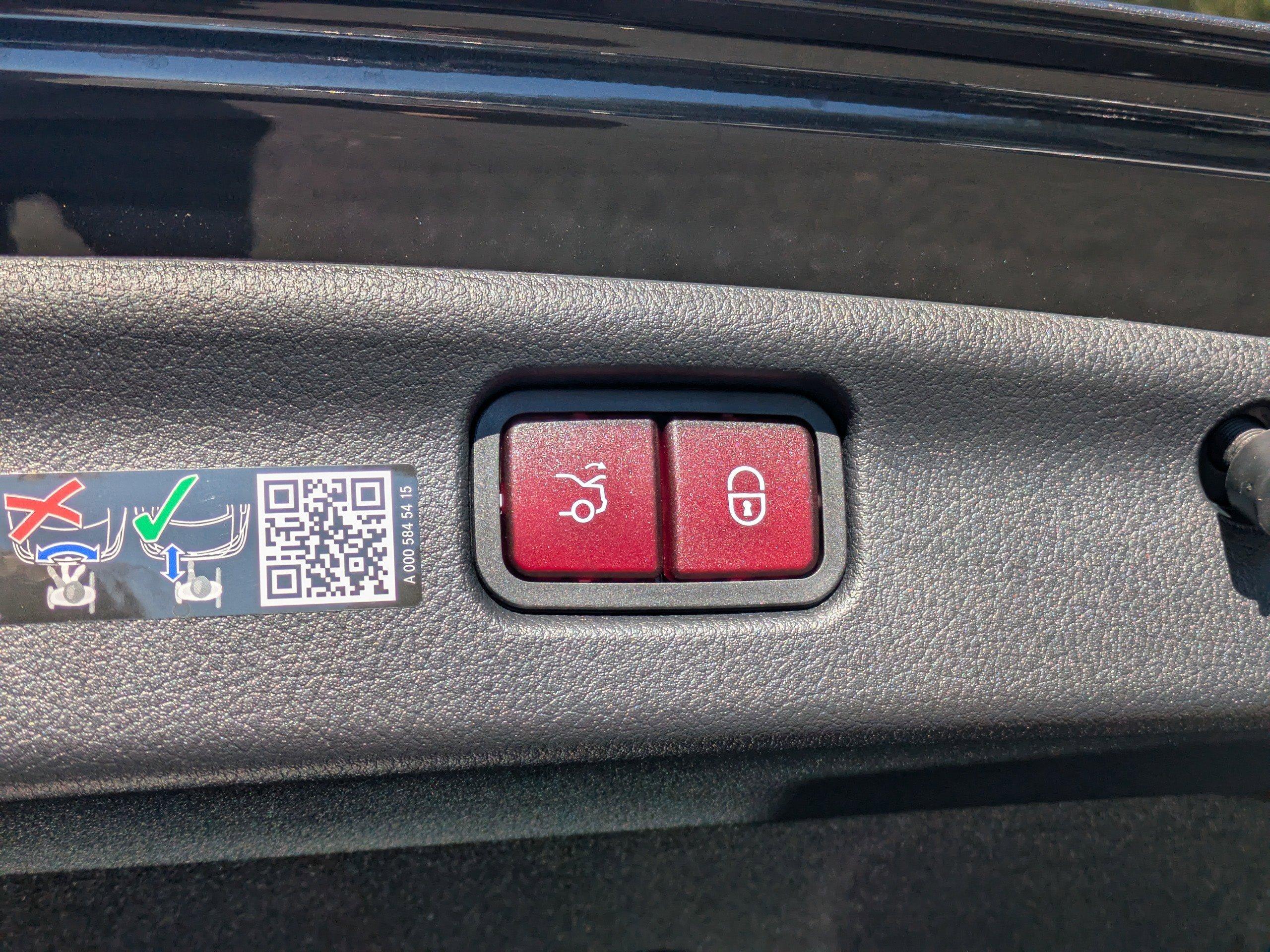 Mercedes-Benz C 300 Rwd Sedan - Thumbnail 14