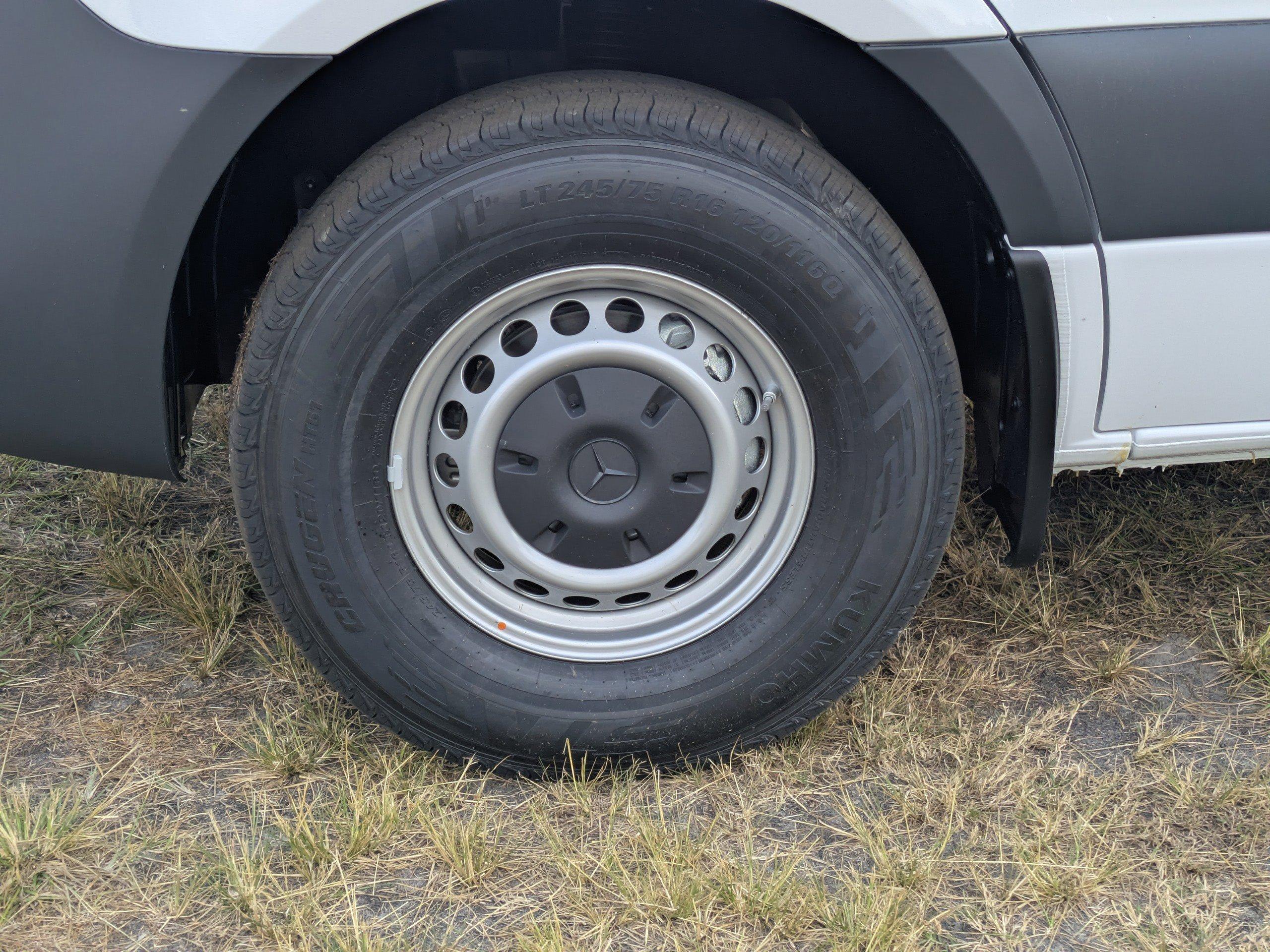 Mercedes-Benz Sprinter Cargo Van 144 Wb Rwd Van - Thumbnail 4