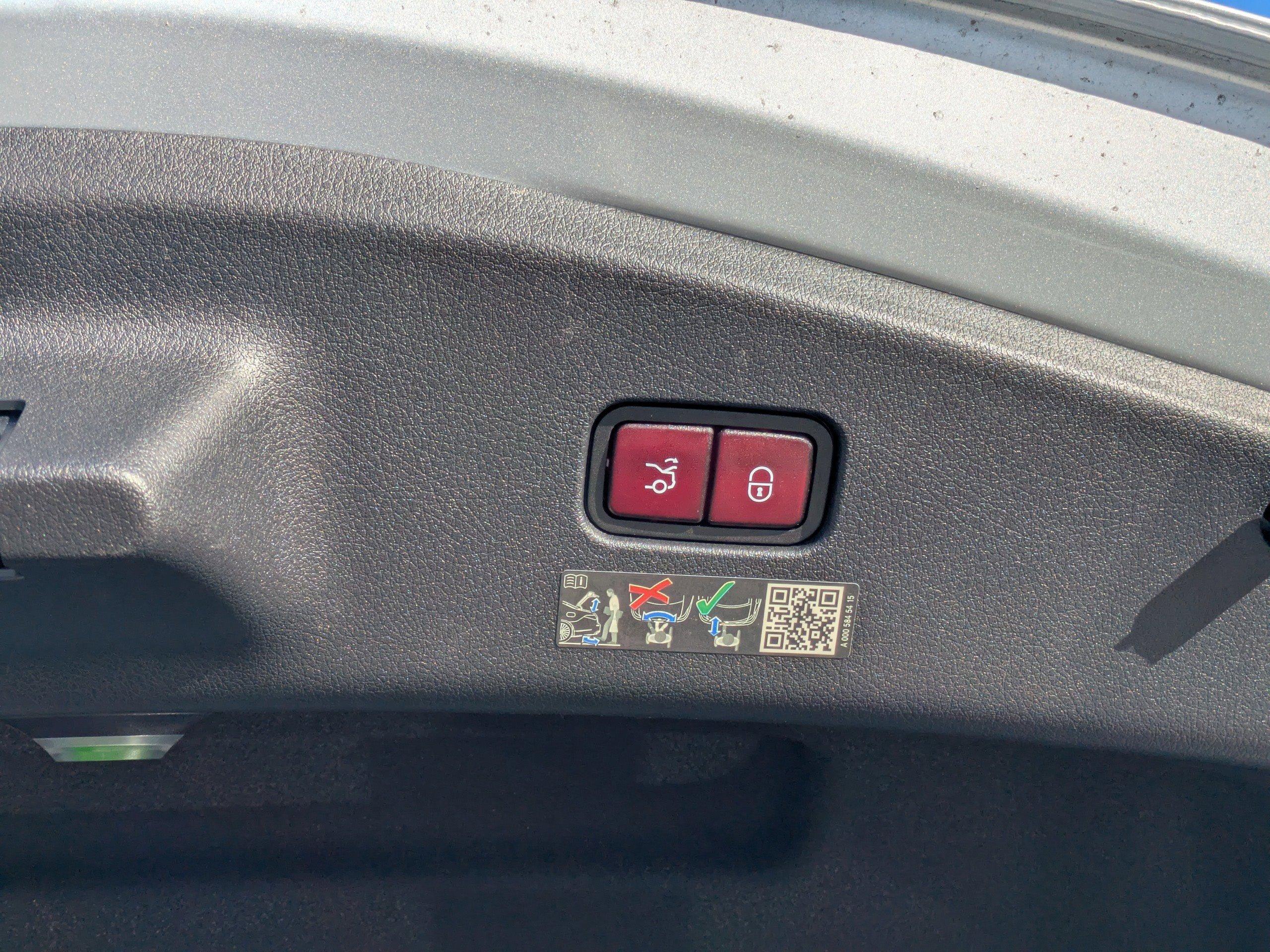 Mercedes-Benz Cle 2Dr Car 300 With Navigation & Awd - Thumbnail 14