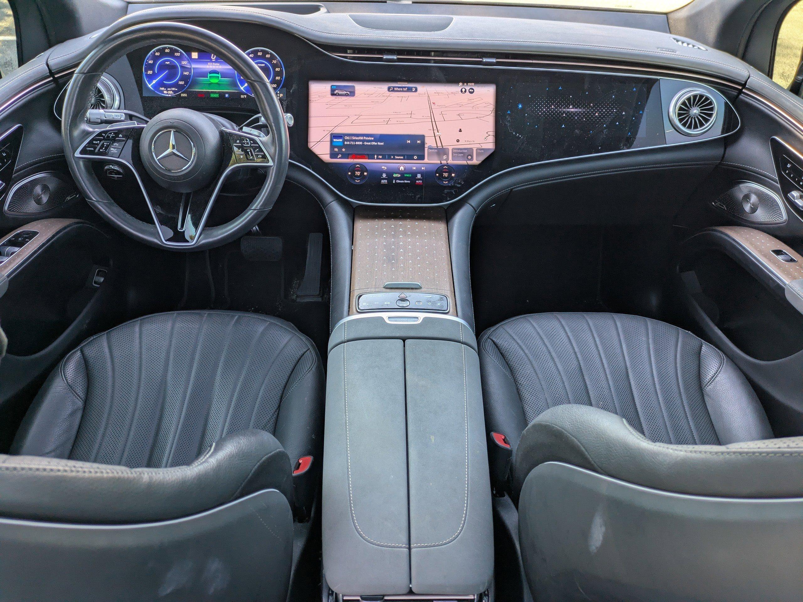 Mercedes-Benz Eqs Sport Utility 580 With Navigation & Awd - Thumbnail 3