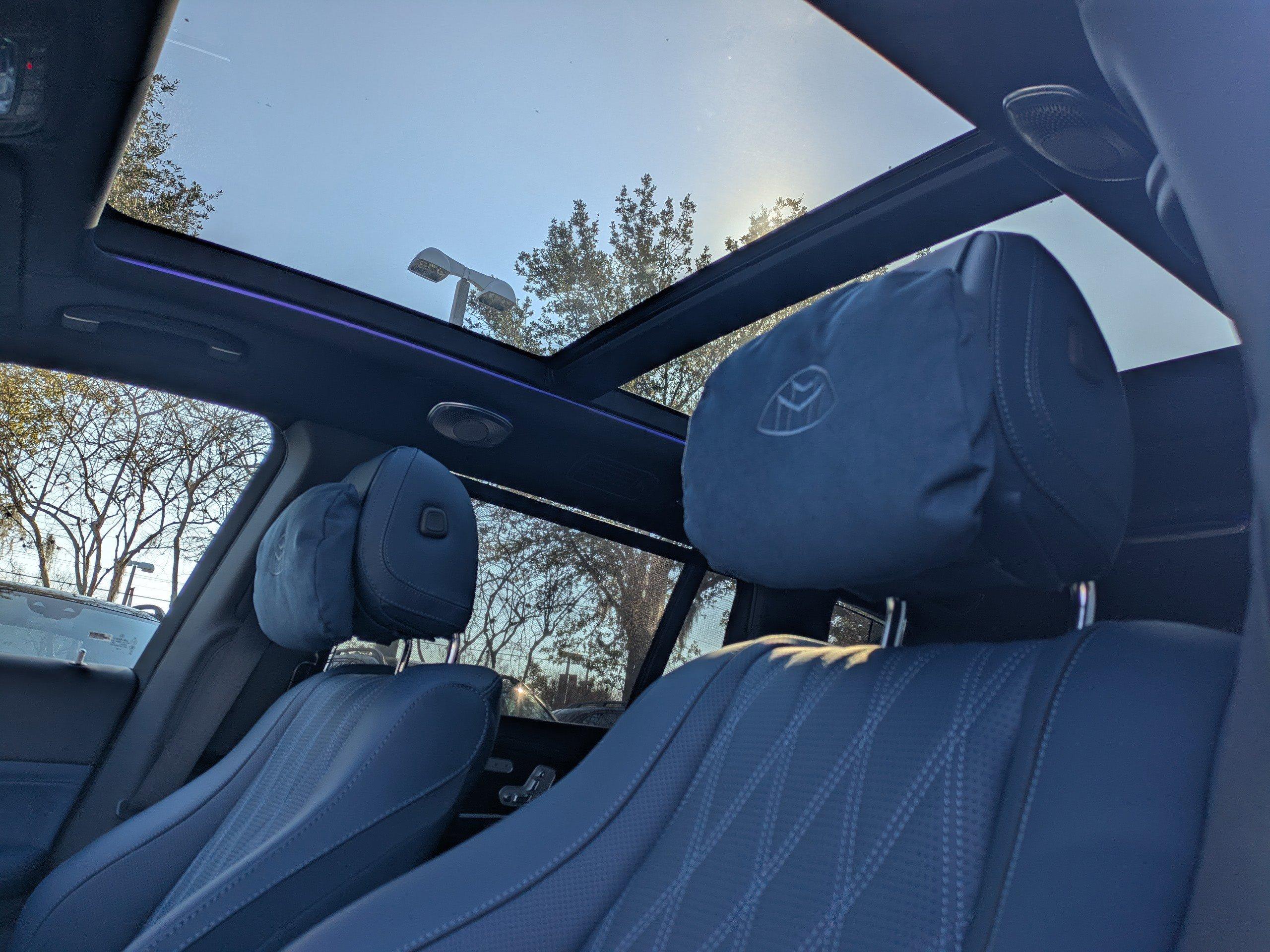 Mercedes-Benz Gls Suv Maybach 600 With Navigation & Awd - Thumbnail 5