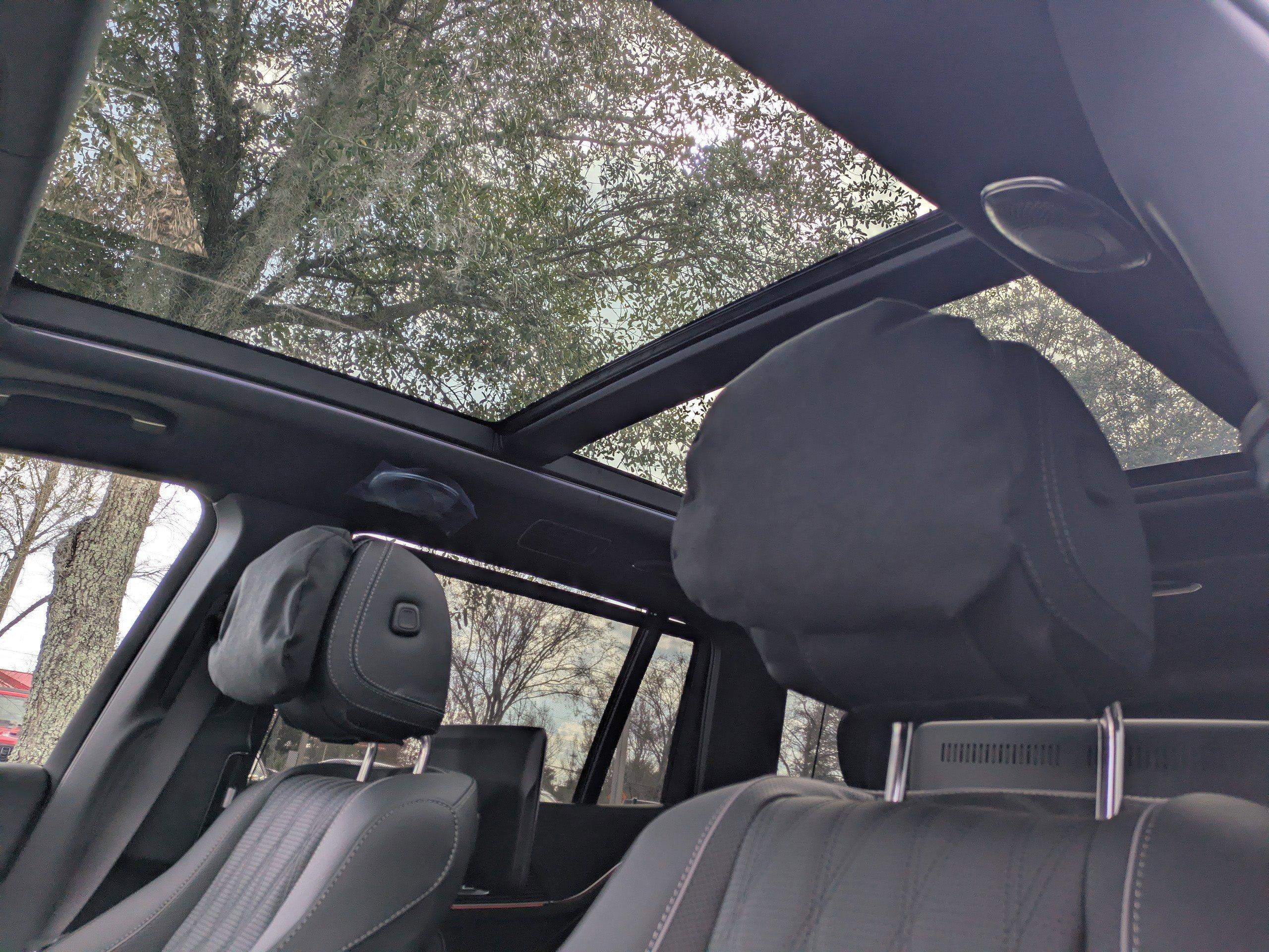 Mercedes-Benz Gls Suv Maybach 600 With Navigation & Awd - Thumbnail 5