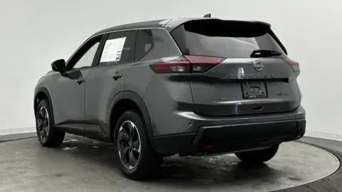 Nissan Rogue Sv - Thumbnail 4
