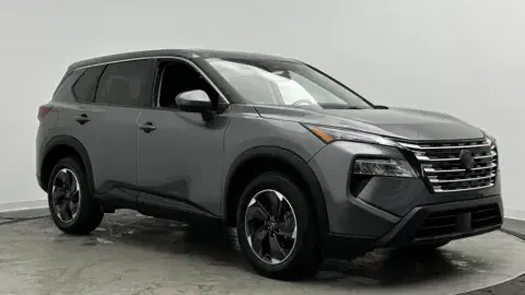 Nissan Rogue Sv - Thumbnail 3