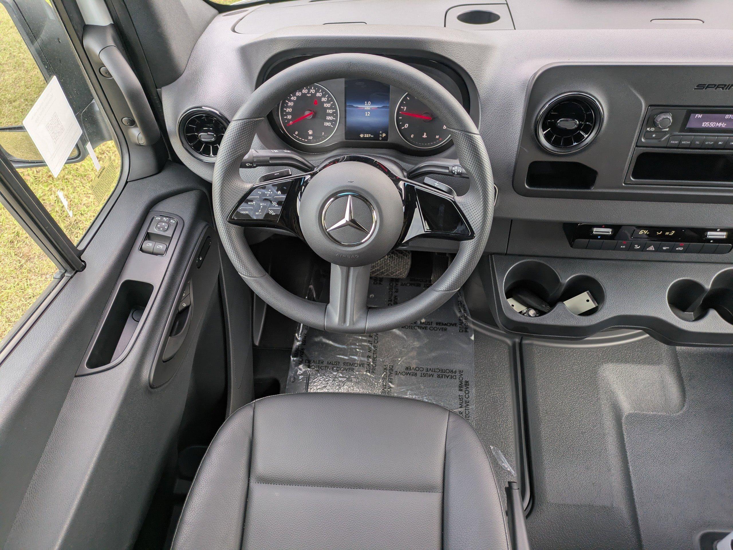 Mercedes-Benz Sprinter Cargo Van 170 Wb Rwd Van - Thumbnail 16