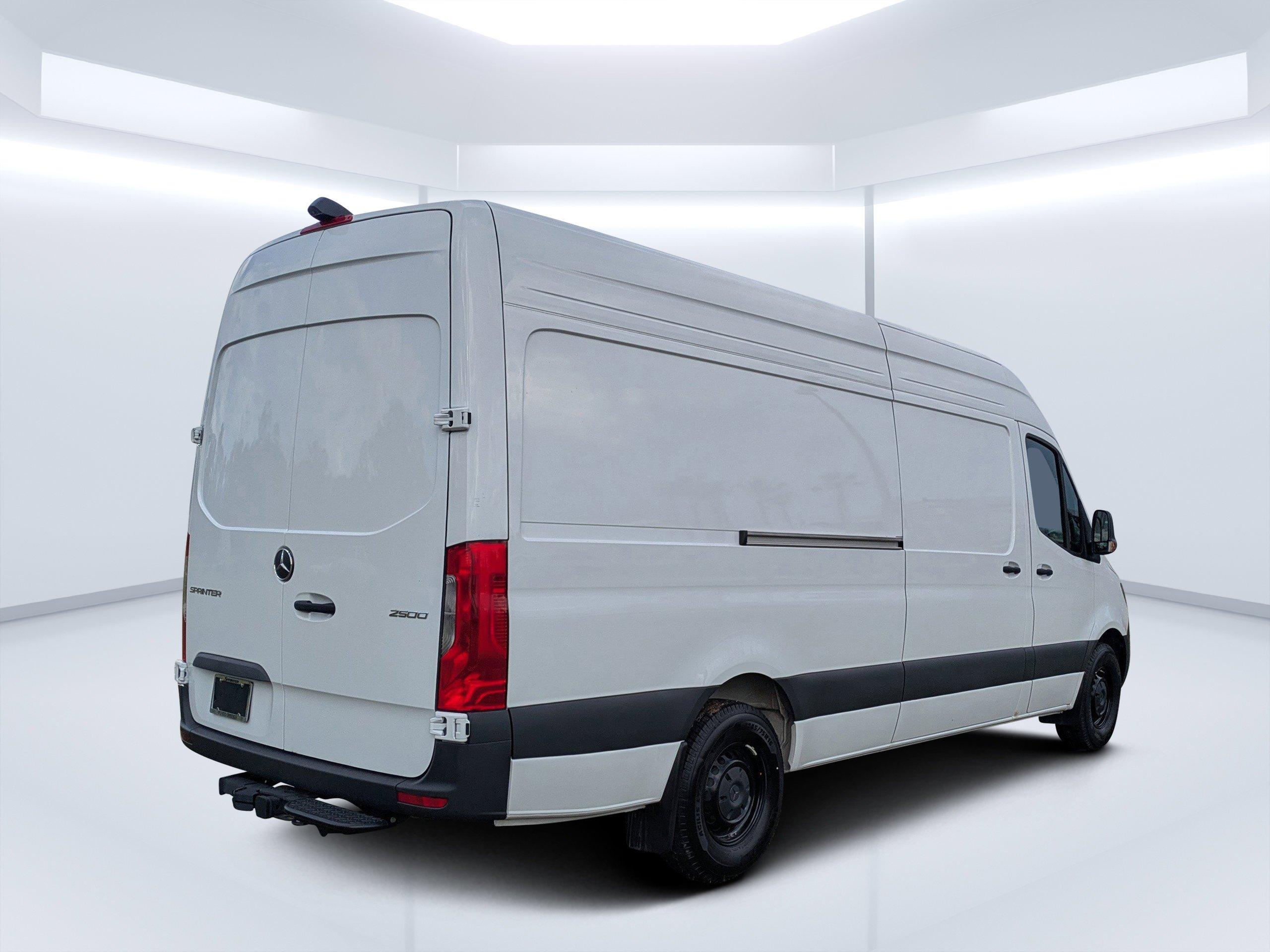 Mercedes-Benz Sprinter Cargo Van 170 Wb Rwd Van - Thumbnail 6