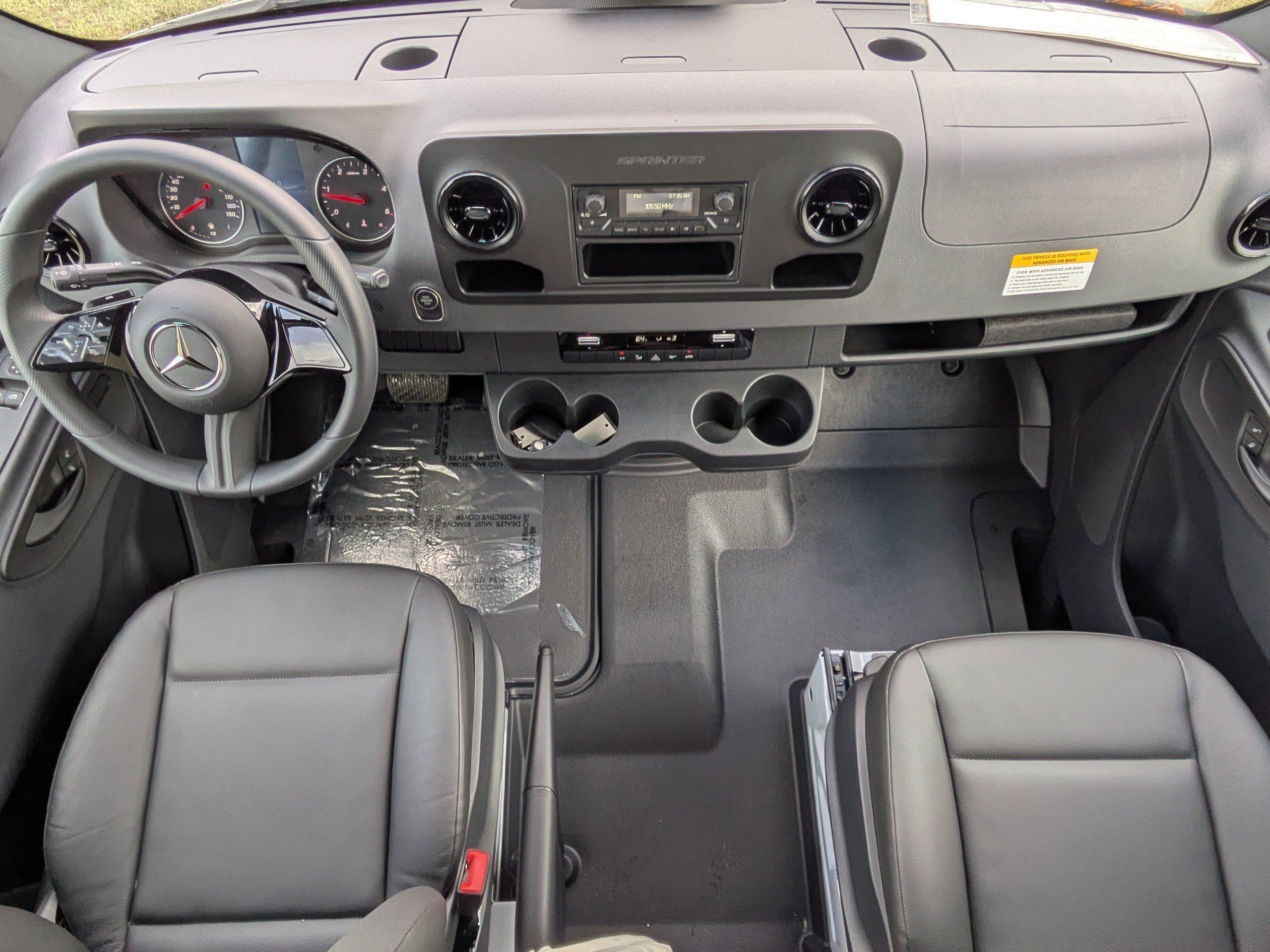 Mercedes-Benz Sprinter Cargo Van 170 Wb Rwd Van - Thumbnail 3