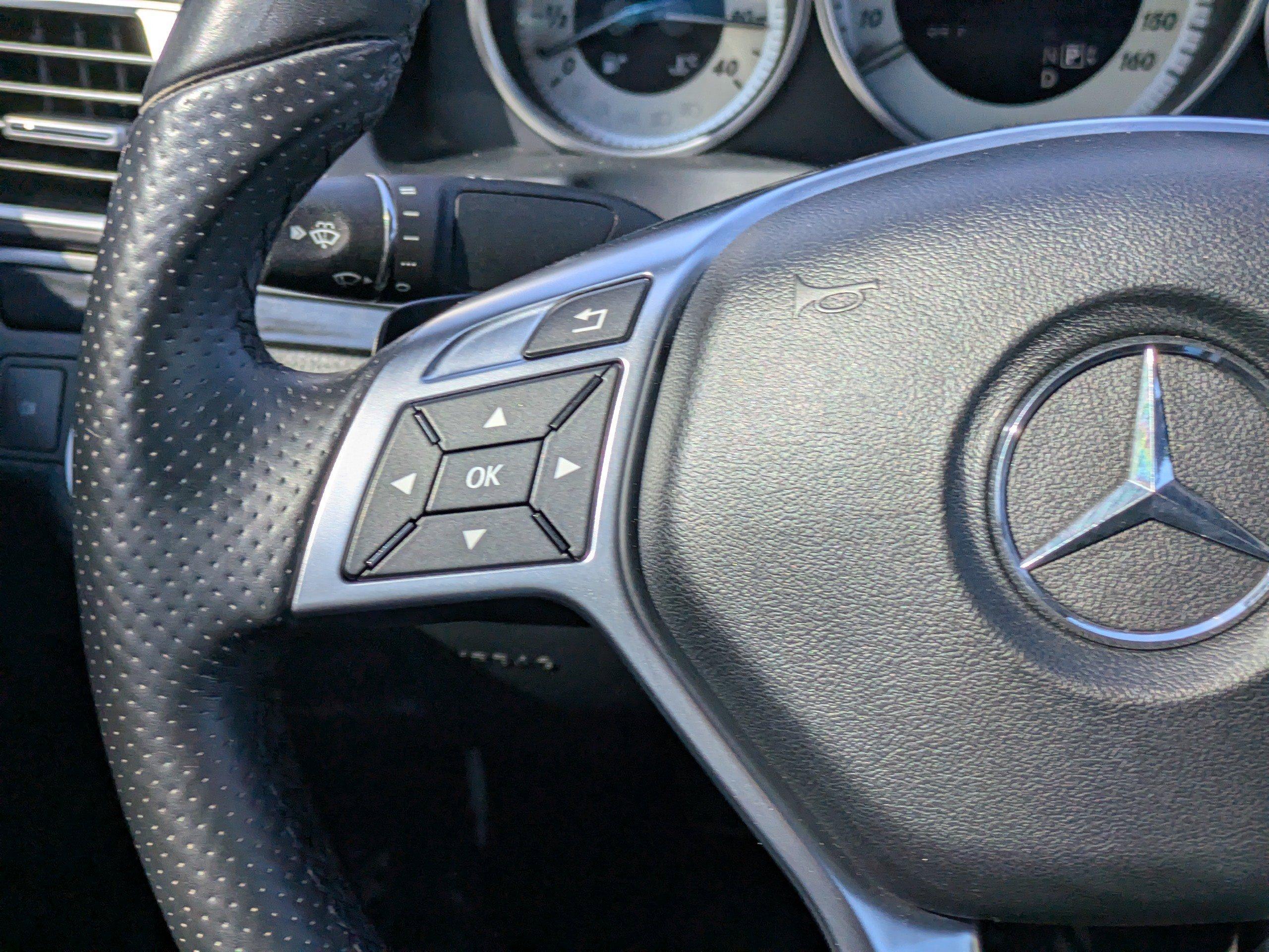 Mercedes-Benz E 400 Rwd Convertible - Thumbnail 18