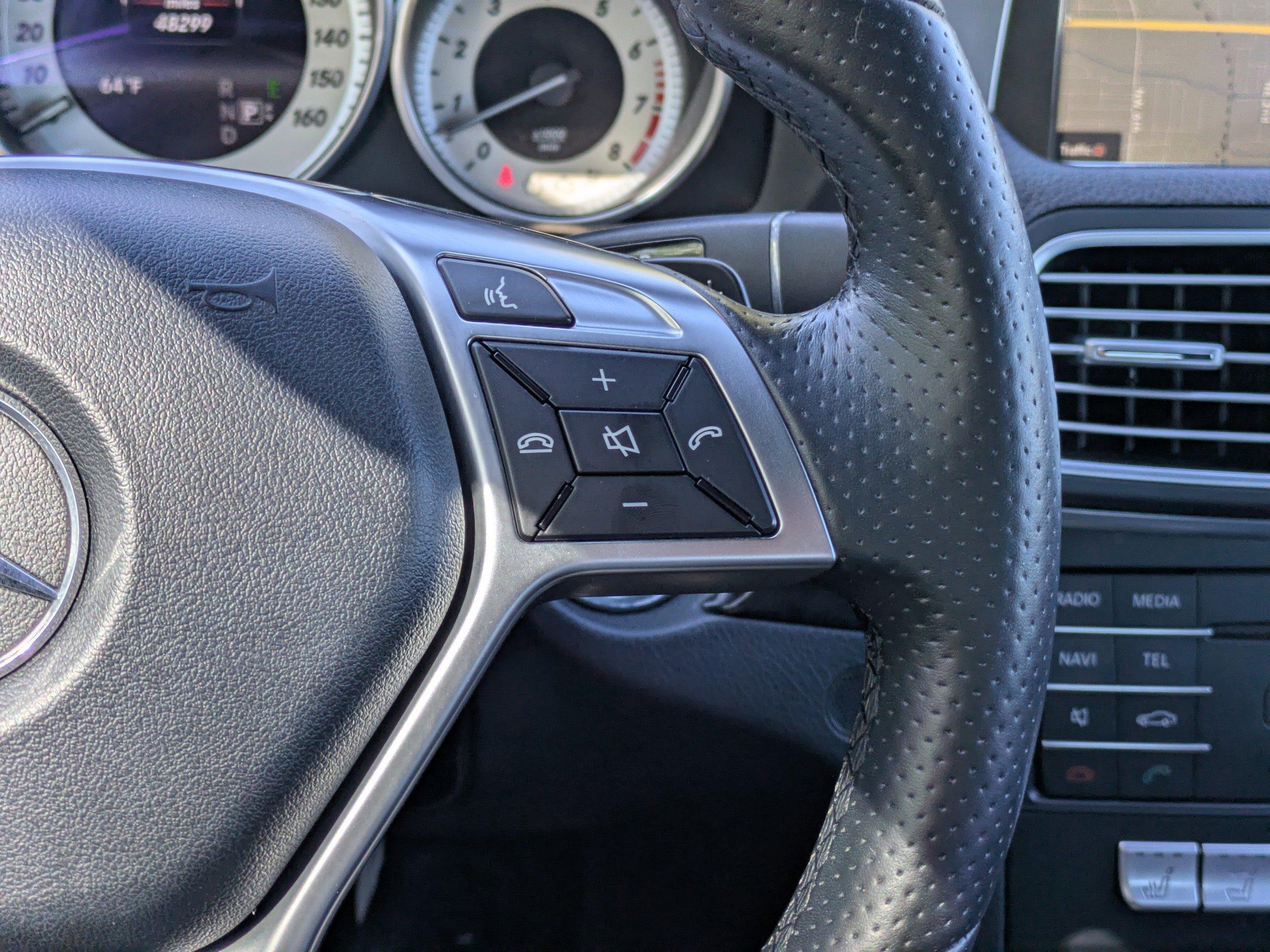 Mercedes-Benz E 400 Rwd Convertible - Thumbnail 17