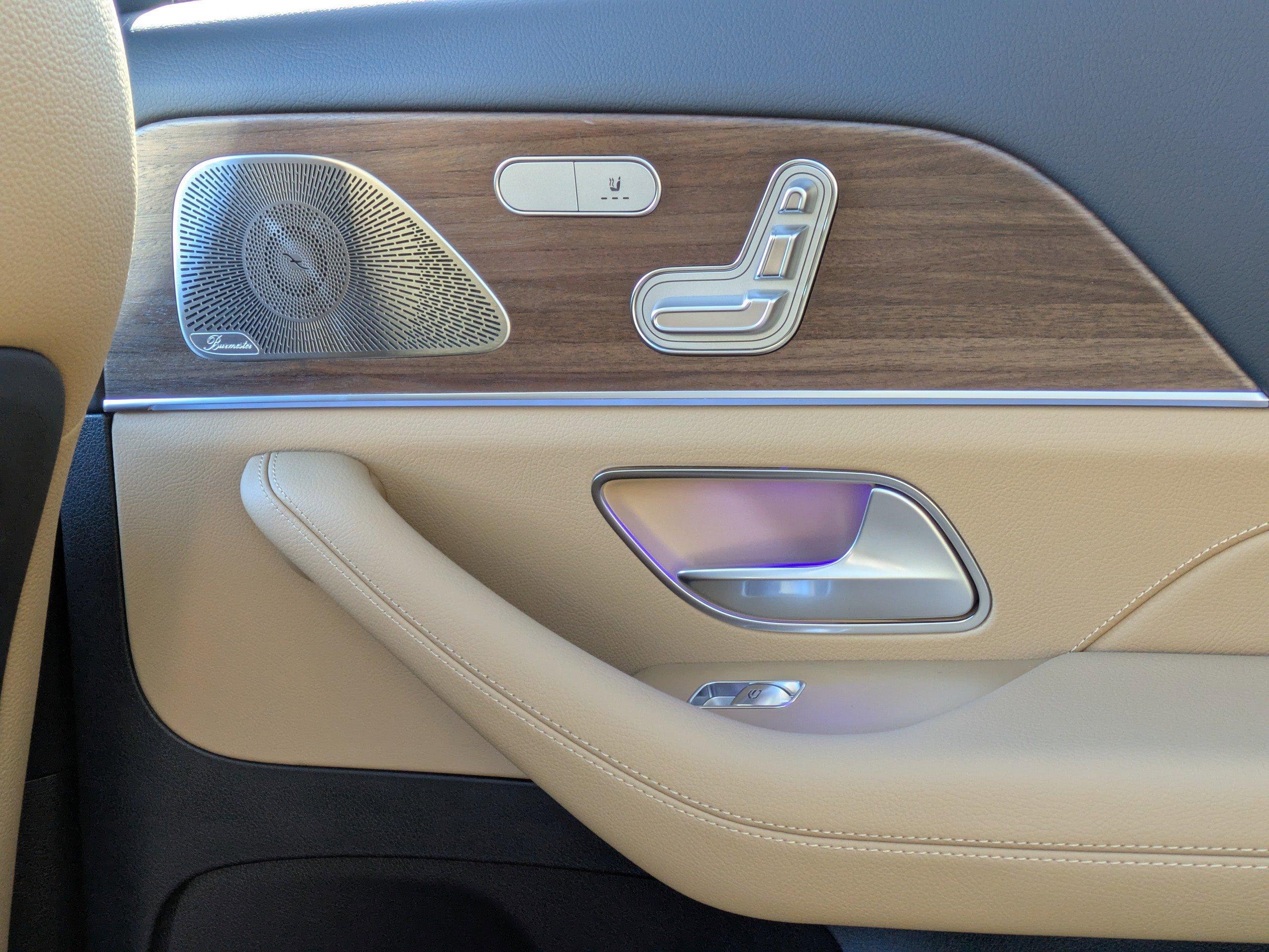 Mercedes-Benz Gls Suv 450 With Navigation & Awd - Thumbnail 17