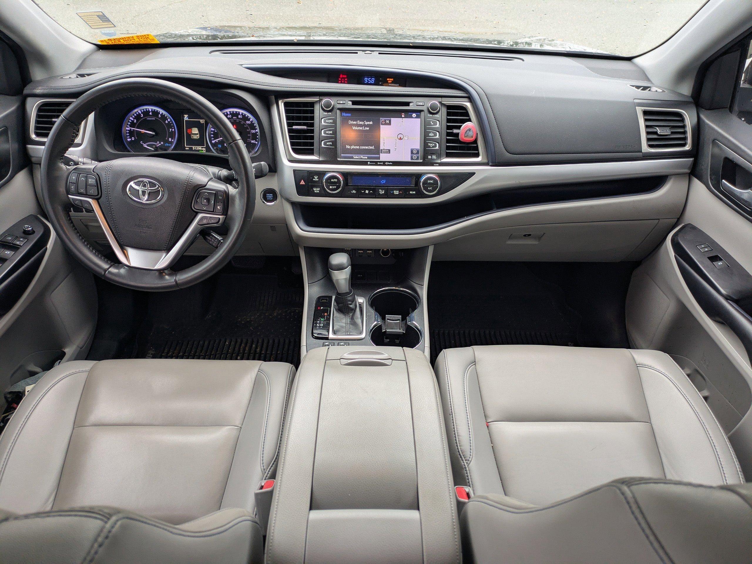 Toyota Highlander Sport Utility Xle With Navigation - Thumbnail 10
