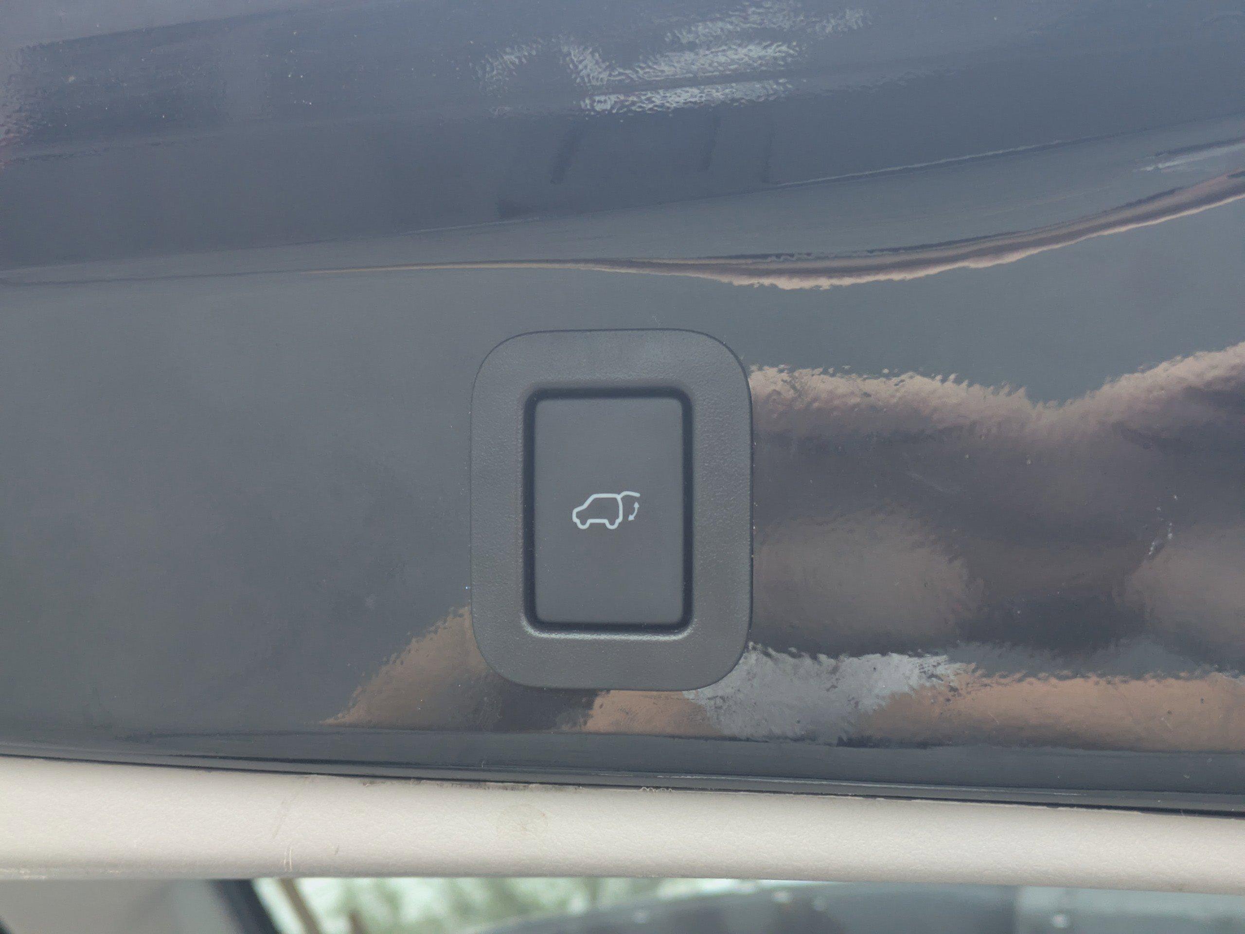 Toyota Highlander Sport Utility Xle With Navigation - Thumbnail 14