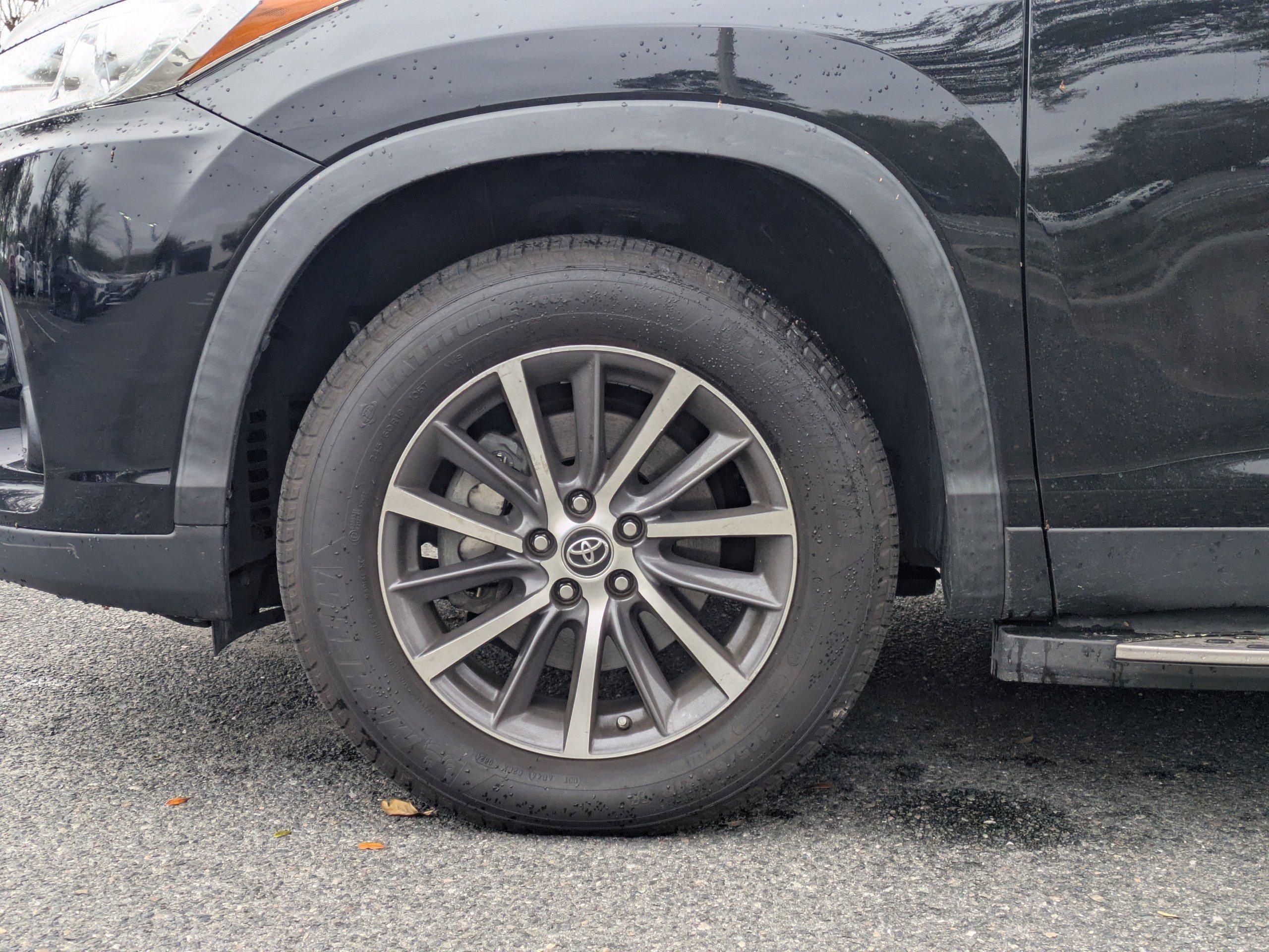 Toyota Highlander Sport Utility Xle With Navigation - Thumbnail 11