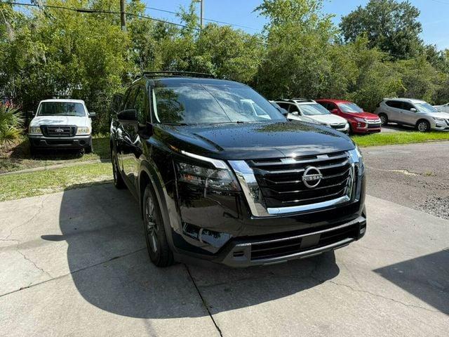 Nissan Pathfinder SV 2WD - View 1