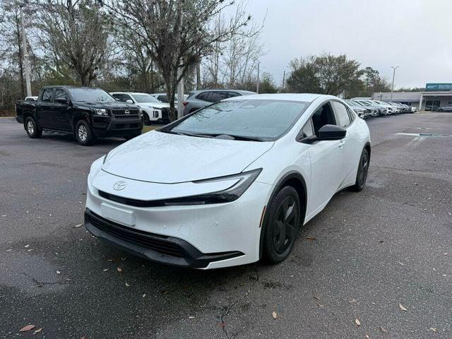 Toyota Prius LE - View 1