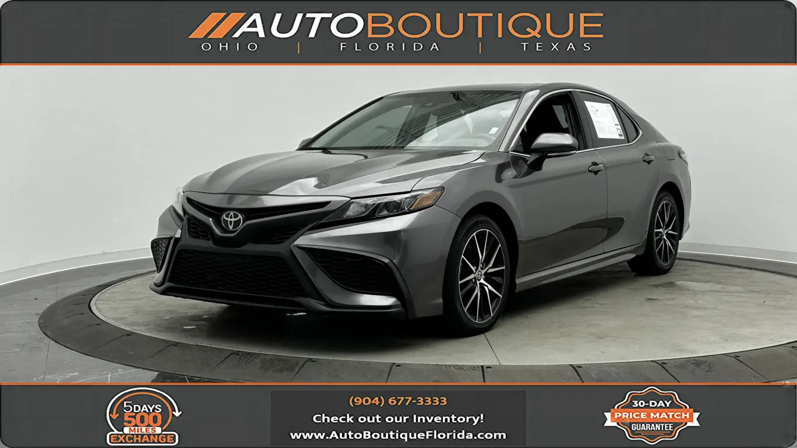 Toyota Camry Se - Thumbnail 2