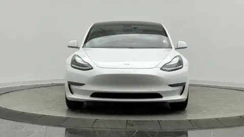 Tesla Model 3 Standard Range Plus - Thumbnail 3
