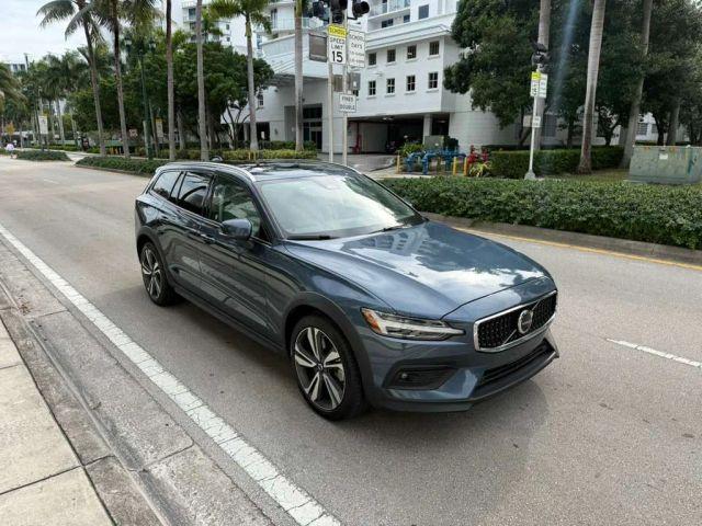 VOLVO V60 - Thumbnail 3