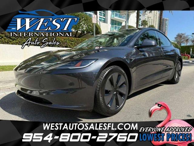 TESLA MODEL 3 - View 1