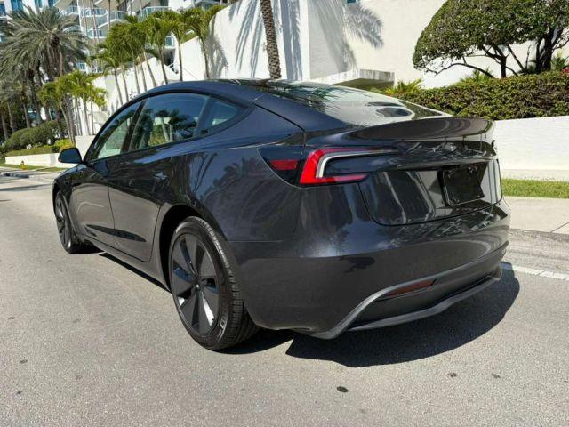 TESLA MODEL 3 - Thumbnail 4