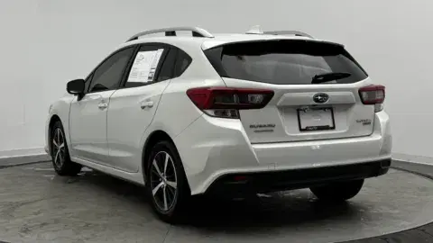 Subaru Impreza Premium - Thumbnail 5