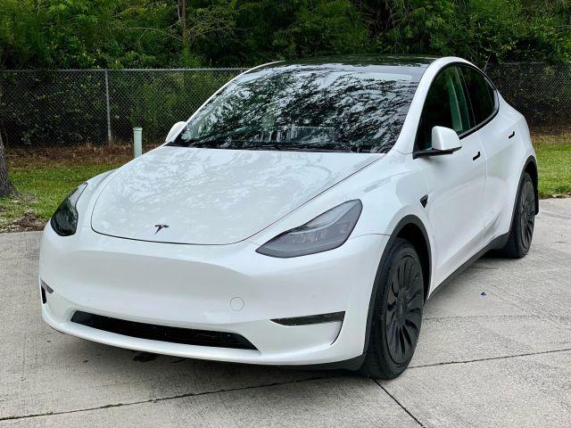 TESLA MODEL Y - Thumbnail 2