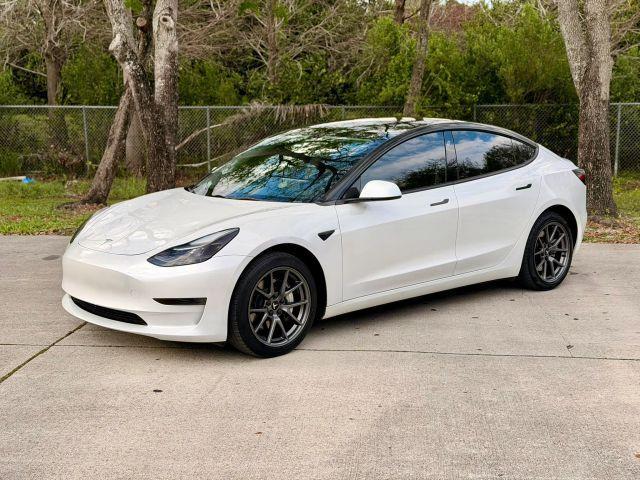 TESLA MODEL 3 - Thumbnail 2