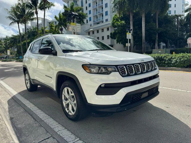 JEEP COMPASS - Thumbnail 3