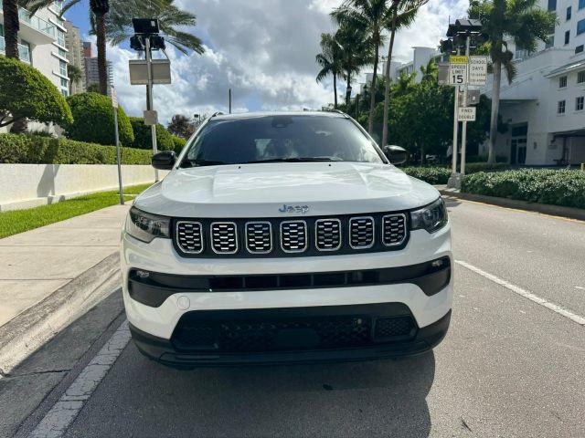 JEEP COMPASS - Thumbnail 2