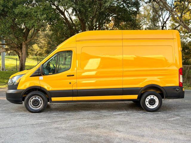 FORD TRANSIT 250 VAN - Thumbnail 2