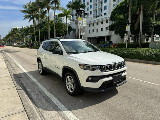 JEEP COMPASS - Thumbnail 3