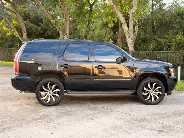 CHEVROLET TAHOE - Thumbnail 5