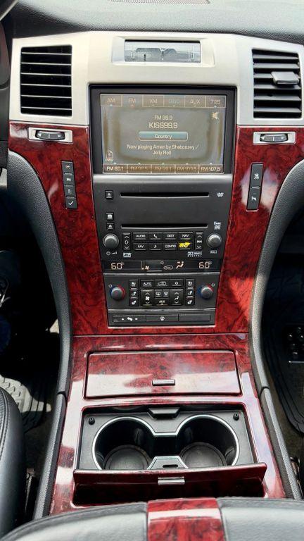 Cadillac Escalade - Thumbnail 2