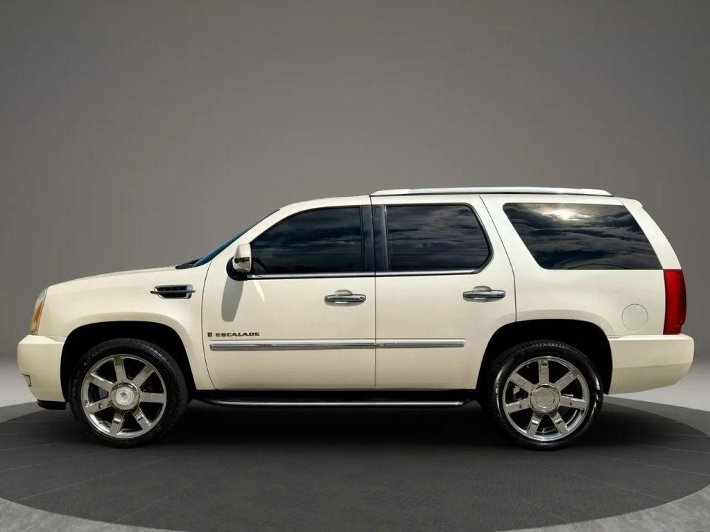 Cadillac Escalade - Thumbnail 10