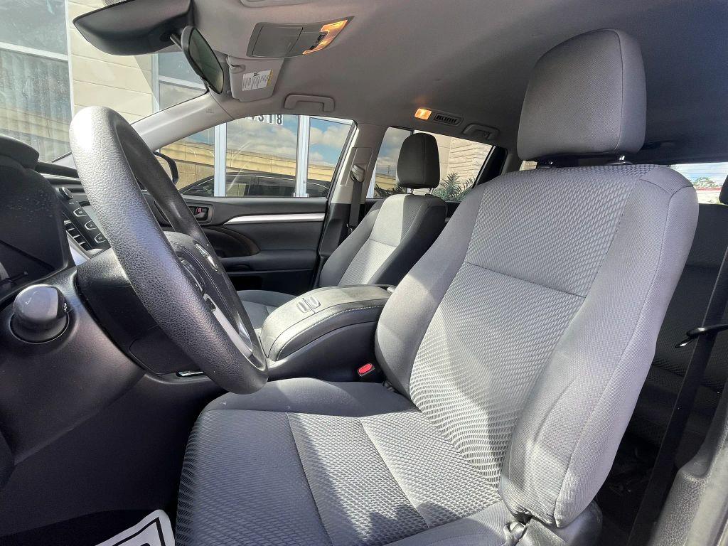 Toyota Highlander - Thumbnail 12