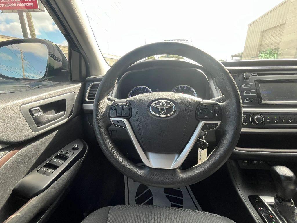 Toyota Highlander - Thumbnail 13