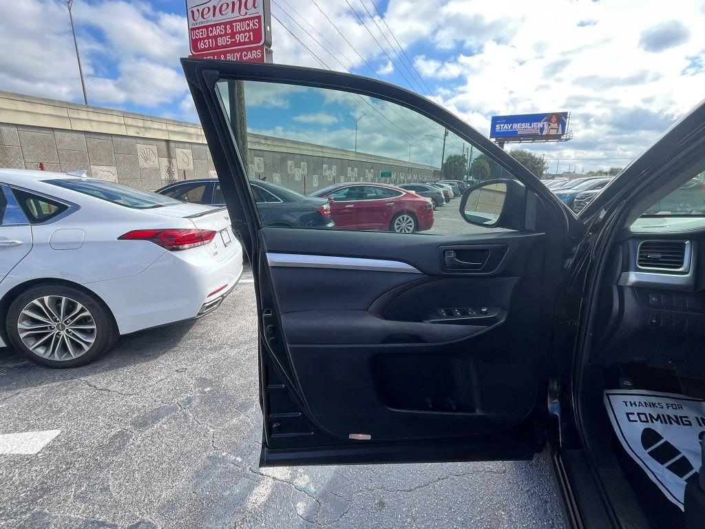 Toyota Highlander - Thumbnail 10