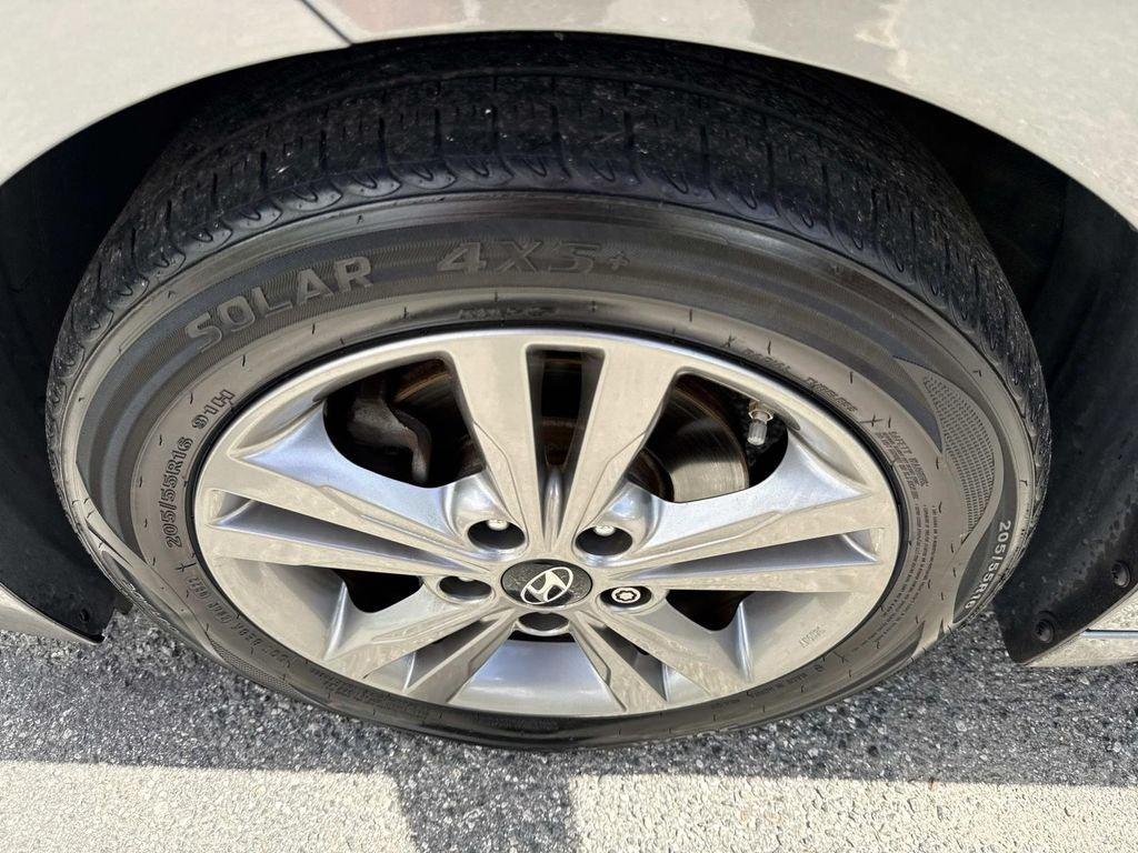 Hyundai Elantra Value Edition - Thumbnail 13
