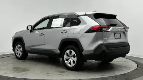 Toyota Rav4 Le - Thumbnail 6