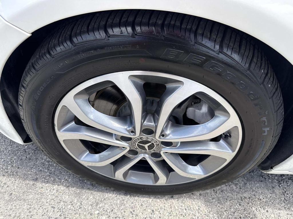 Mercedes-Benz C 300 - Thumbnail 13