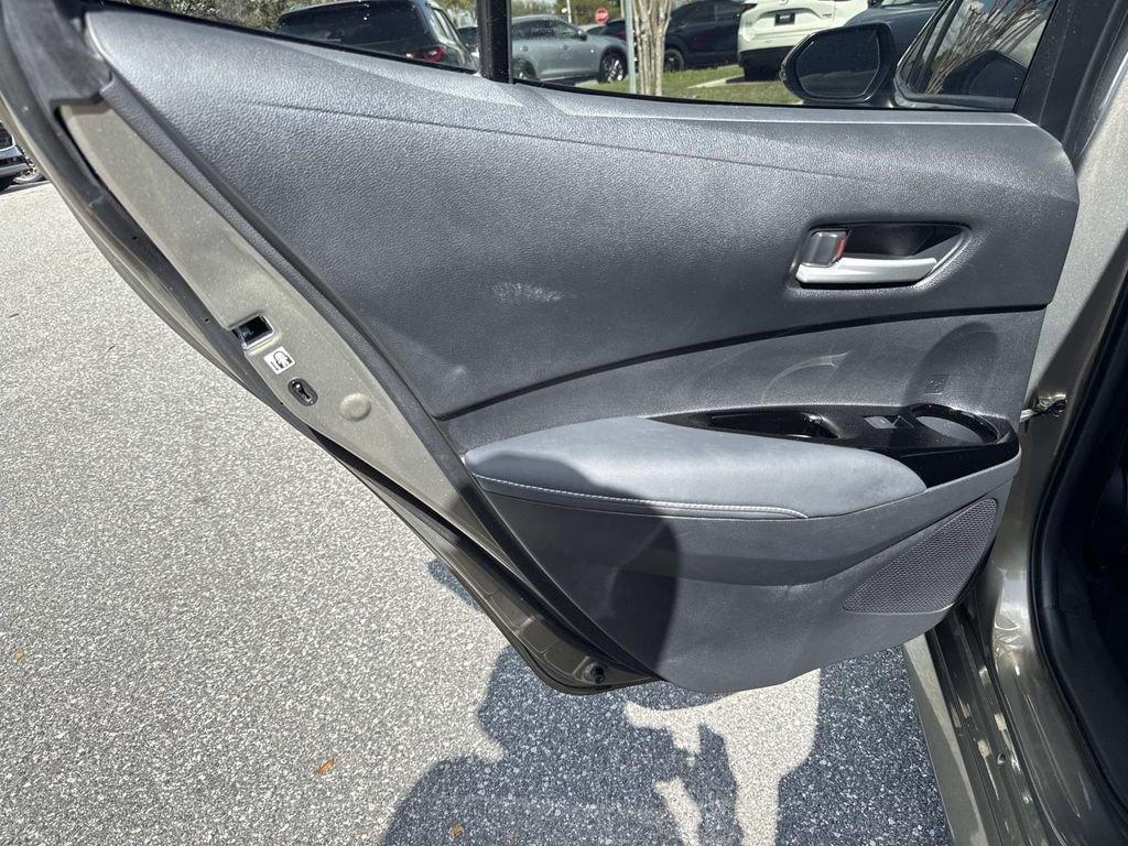 Toyota Corolla Hatchback Se - Thumbnail 14