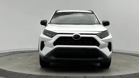 Toyota Rav4 Le - Thumbnail 3