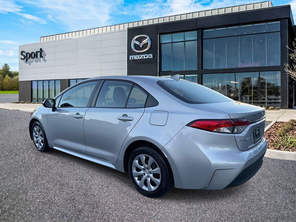 Toyota Corolla Le - Thumbnail 6