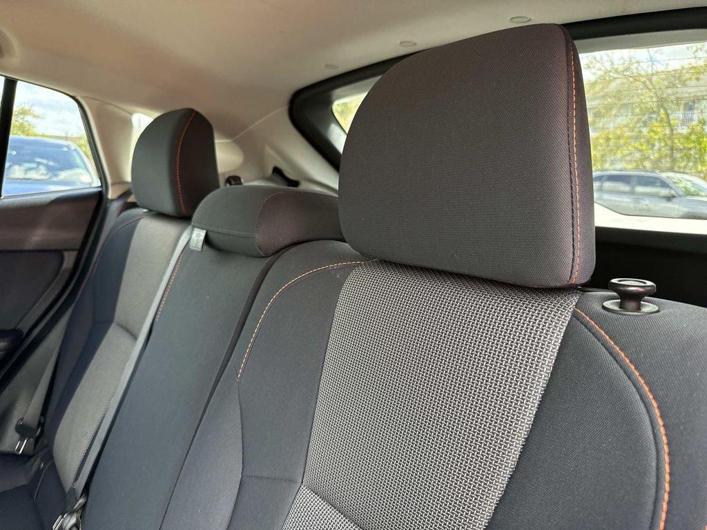 Subaru Crosstrek Premium - Thumbnail 16