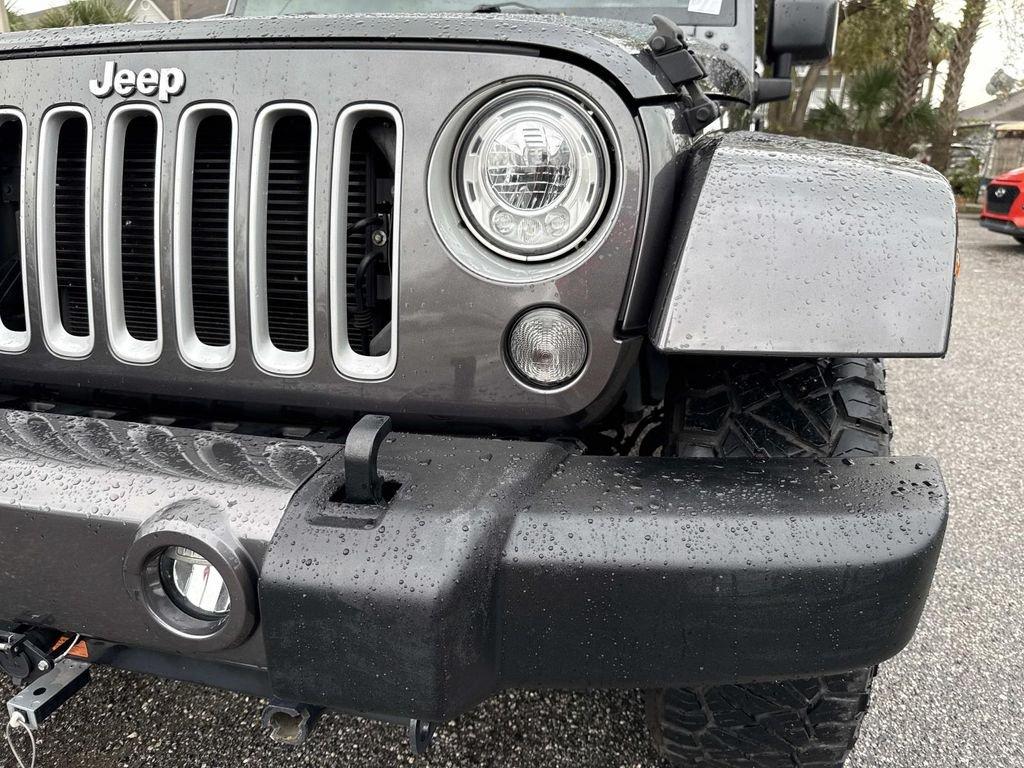 Jeep Wrangler Unlimited Sahara - Thumbnail 11