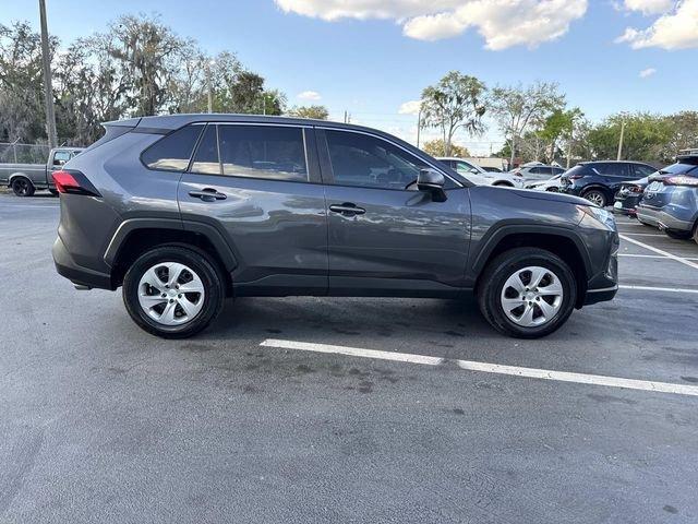 Toyota Rav4 Le - Thumbnail 3