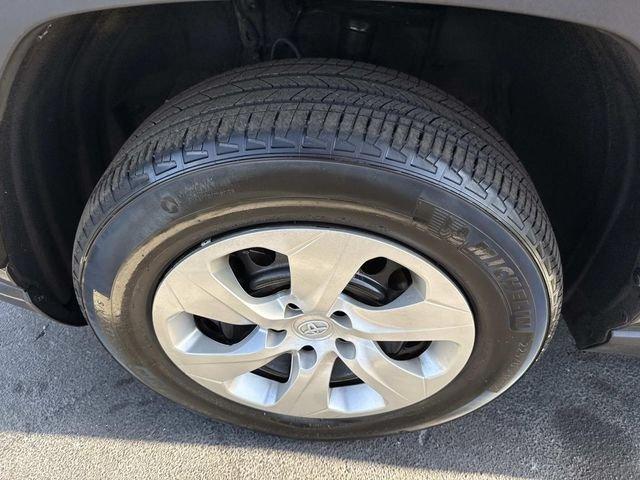 Toyota Rav4 Le - Thumbnail 13