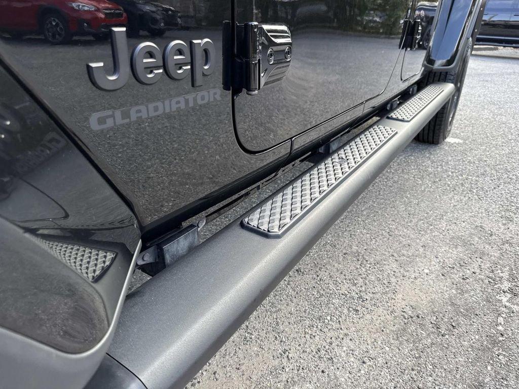 Jeep Gladiator Sport - Thumbnail 16
