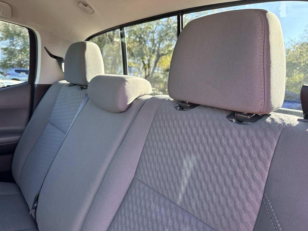 Toyota Tacoma Sr5 - Thumbnail 17